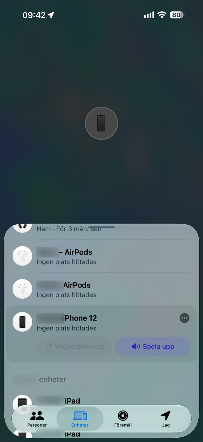 Fliken Enheter i appen Hitta med iPhone 12 markerad.